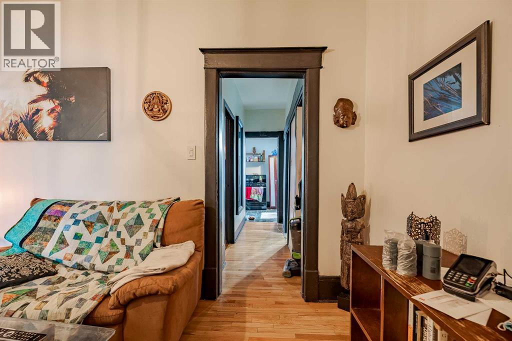 Single Family House for Sale in   Street NW Hillhurst Calgary 