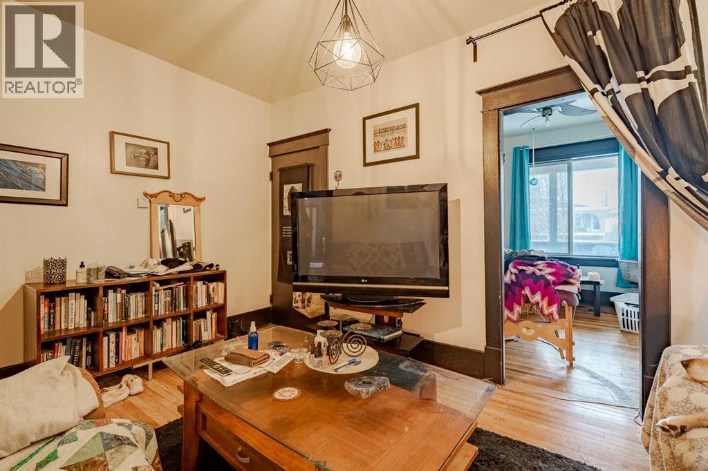 Single Family House for Sale in   Street NW Hillhurst Calgary 