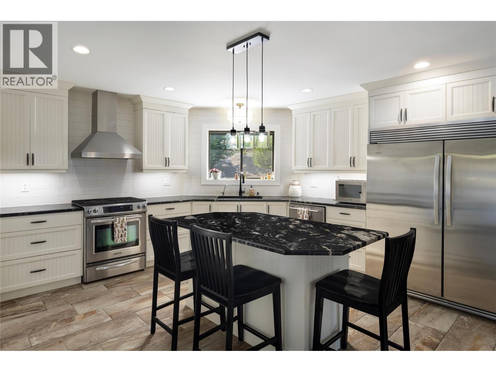  1258 Round Lake Road, Spallumcheen