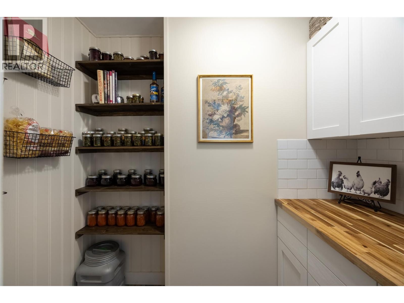  1258 Round Lake Road, Spallumcheen