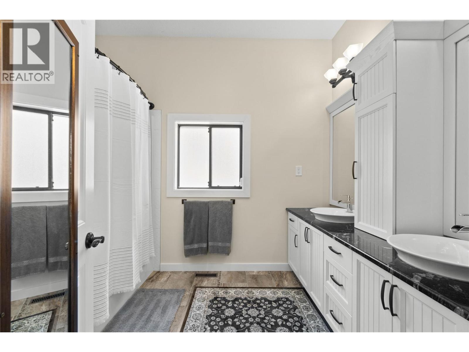  1258 Round Lake Road, Spallumcheen