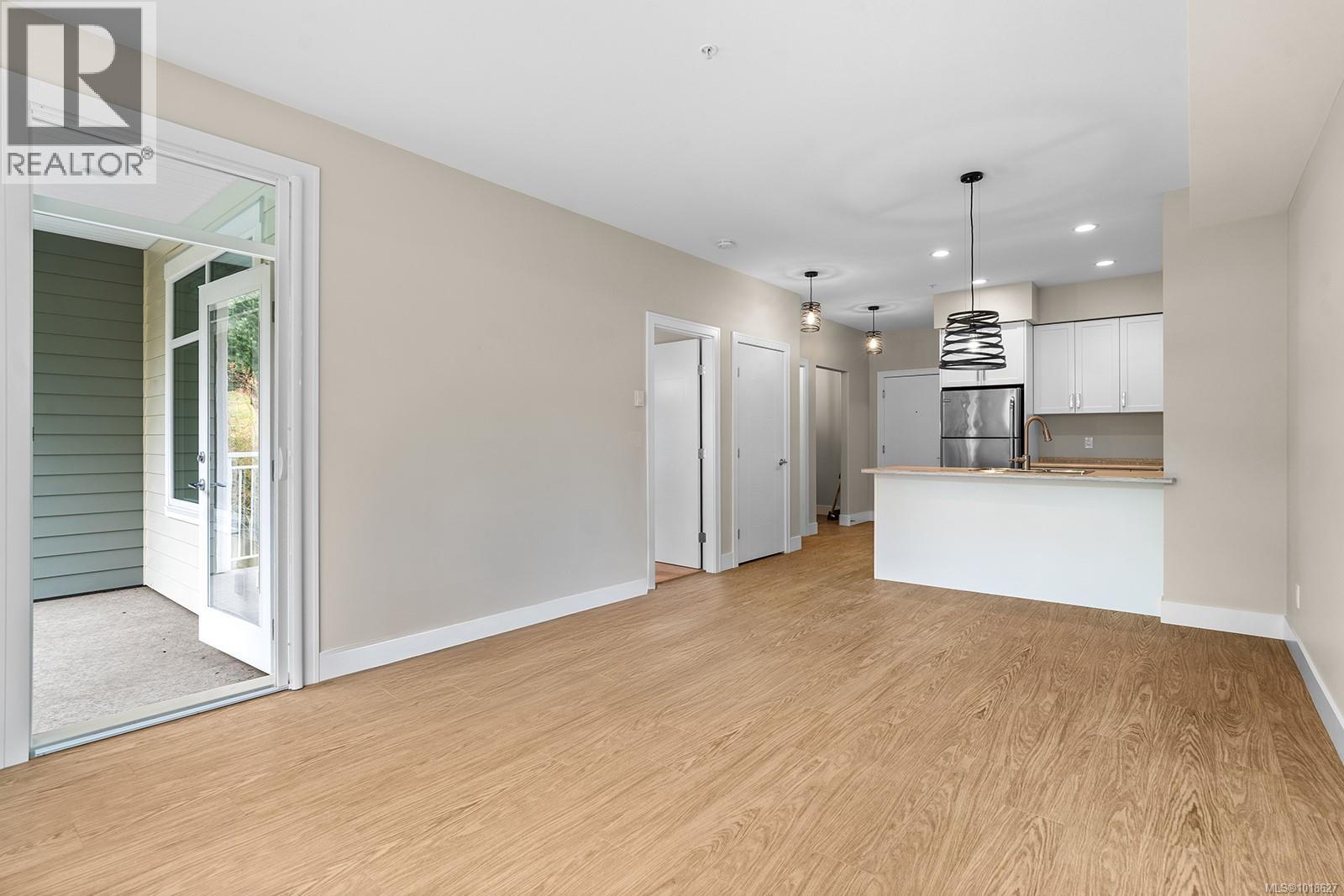 213 4960 Songbird Pl, Nanaimo