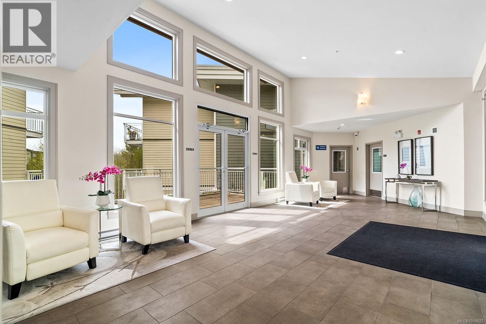 213 4960 Songbird Pl, Nanaimo