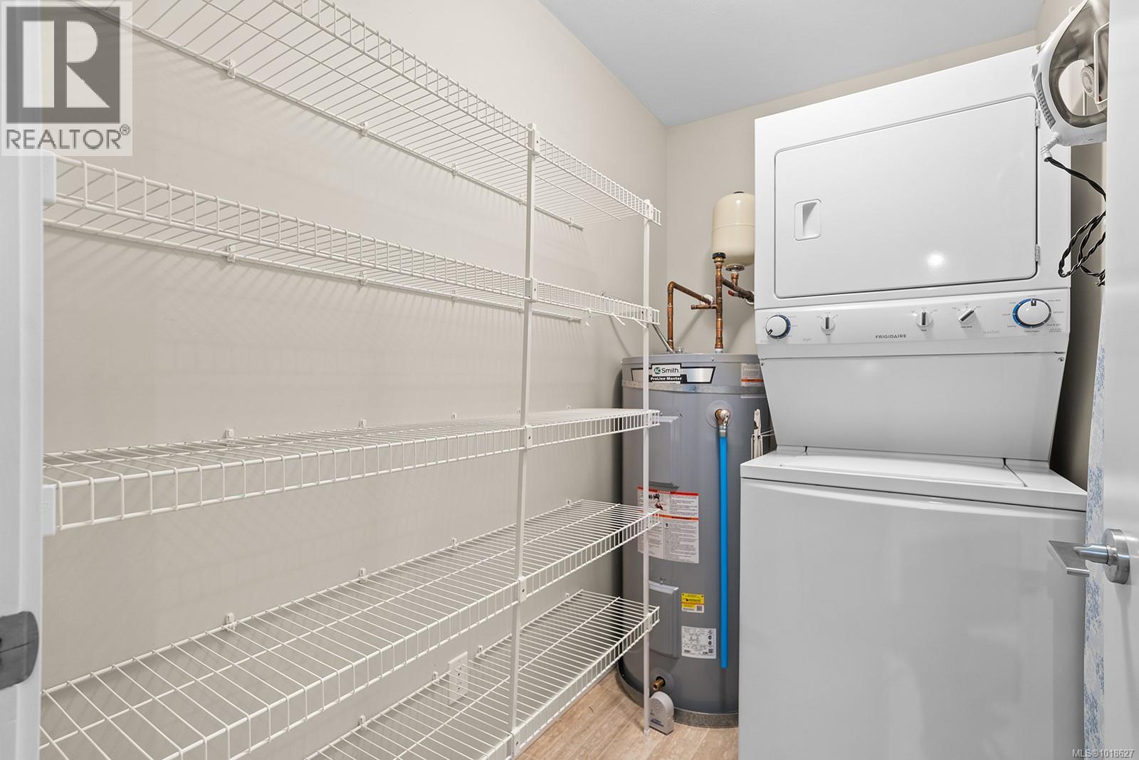 213 4960 Songbird Pl, Nanaimo