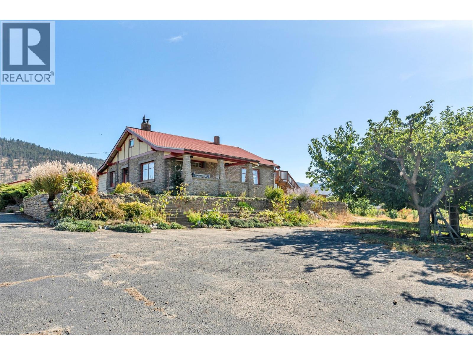 235 Middle Bench Road North, Penticton