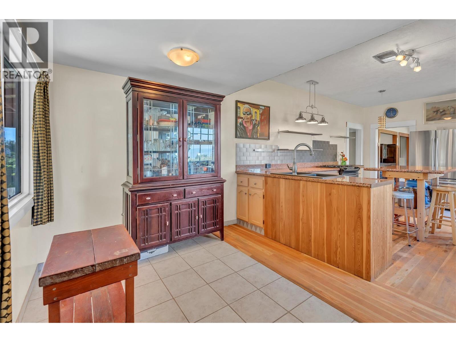 235 Middle Bench Road North, Penticton