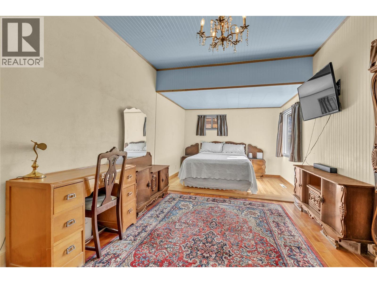 235 Middle Bench Road North, Penticton