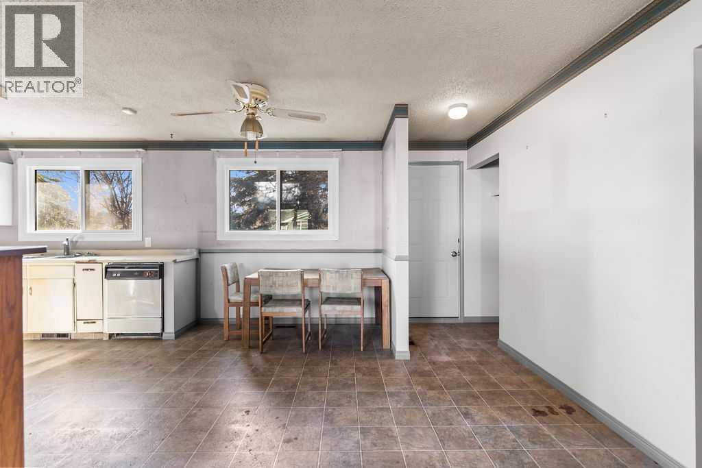 Single Family House 4 Level for Sale in  Lynnview Way SE Ogden Calgary 