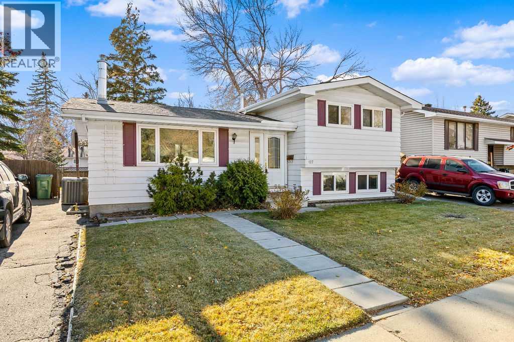 Single Family House 4 Level for Sale in  Lynnview Way SE Ogden Calgary 