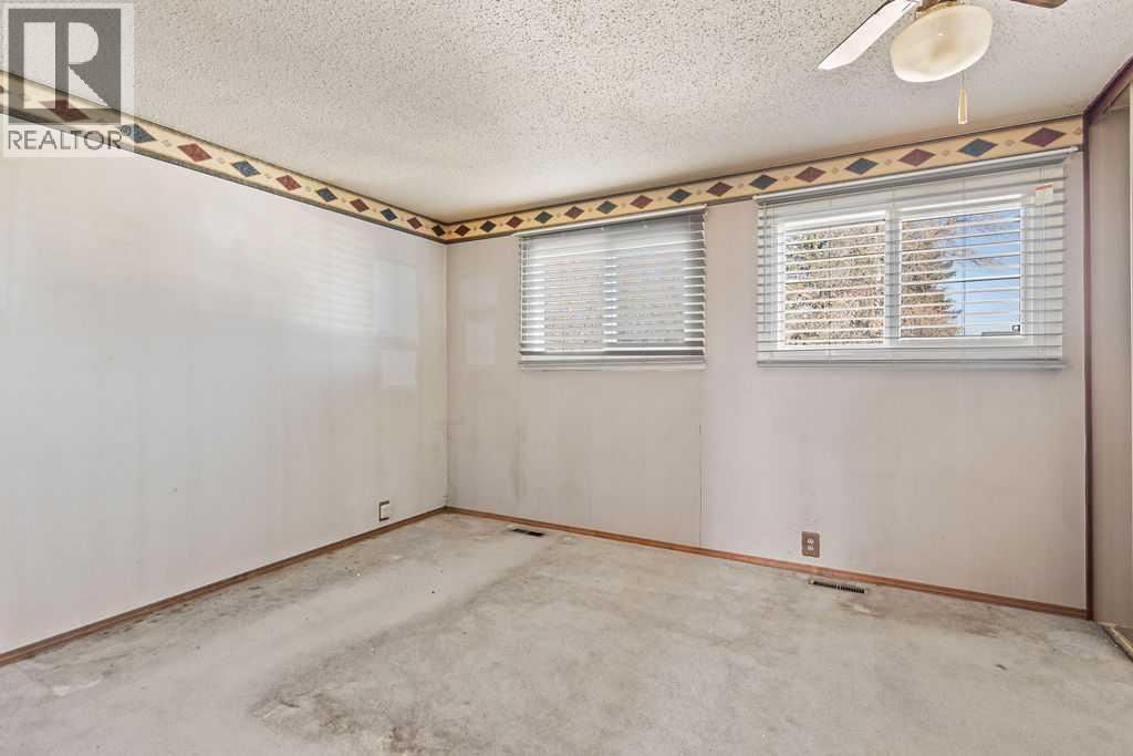 Single Family House 4 Level for Sale in  Lynnview Way SE Ogden Calgary 