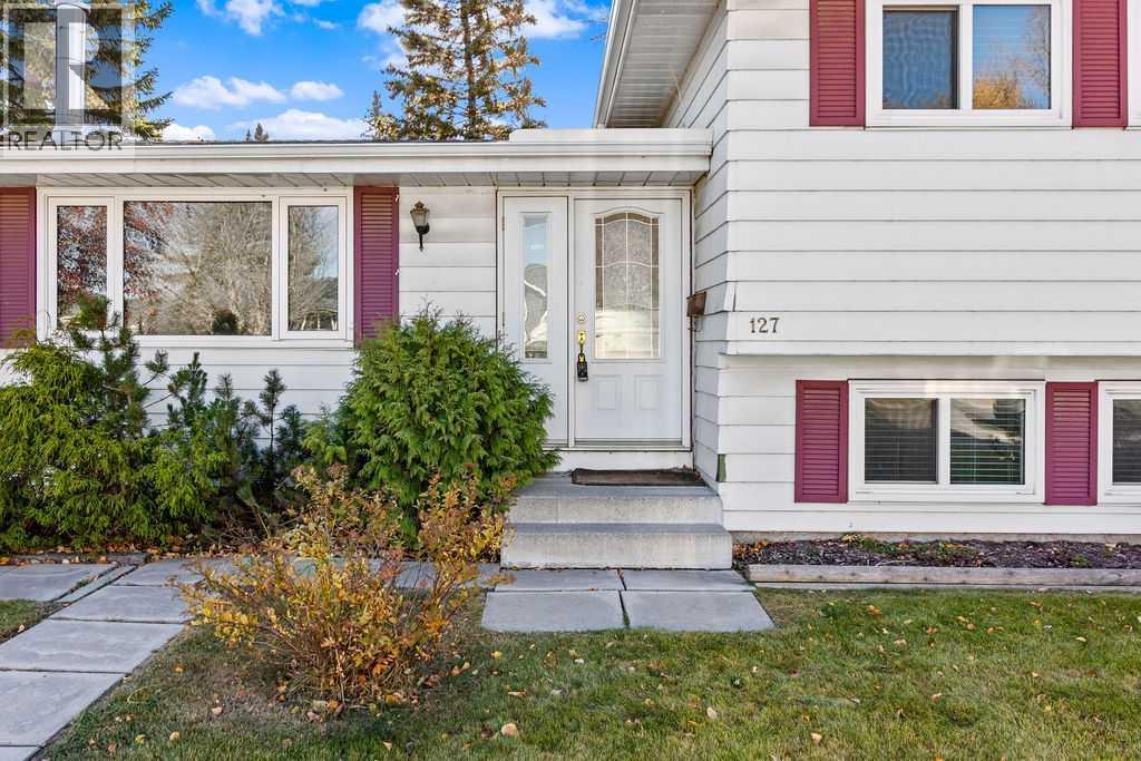 Single Family House 4 Level for Sale in  Lynnview Way SE Ogden Calgary 