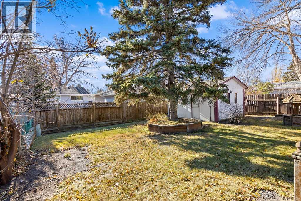 Single Family House 4 Level for Sale in  Lynnview Way SE Ogden Calgary 
