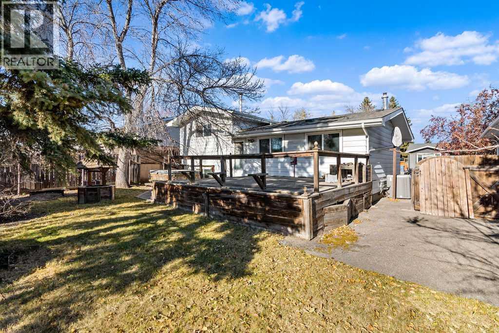 Single Family House 4 Level for Sale in  Lynnview Way SE Ogden Calgary 