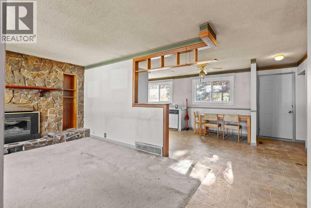 Single Family House 4 Level for Sale in  Lynnview Way SE Ogden Calgary 