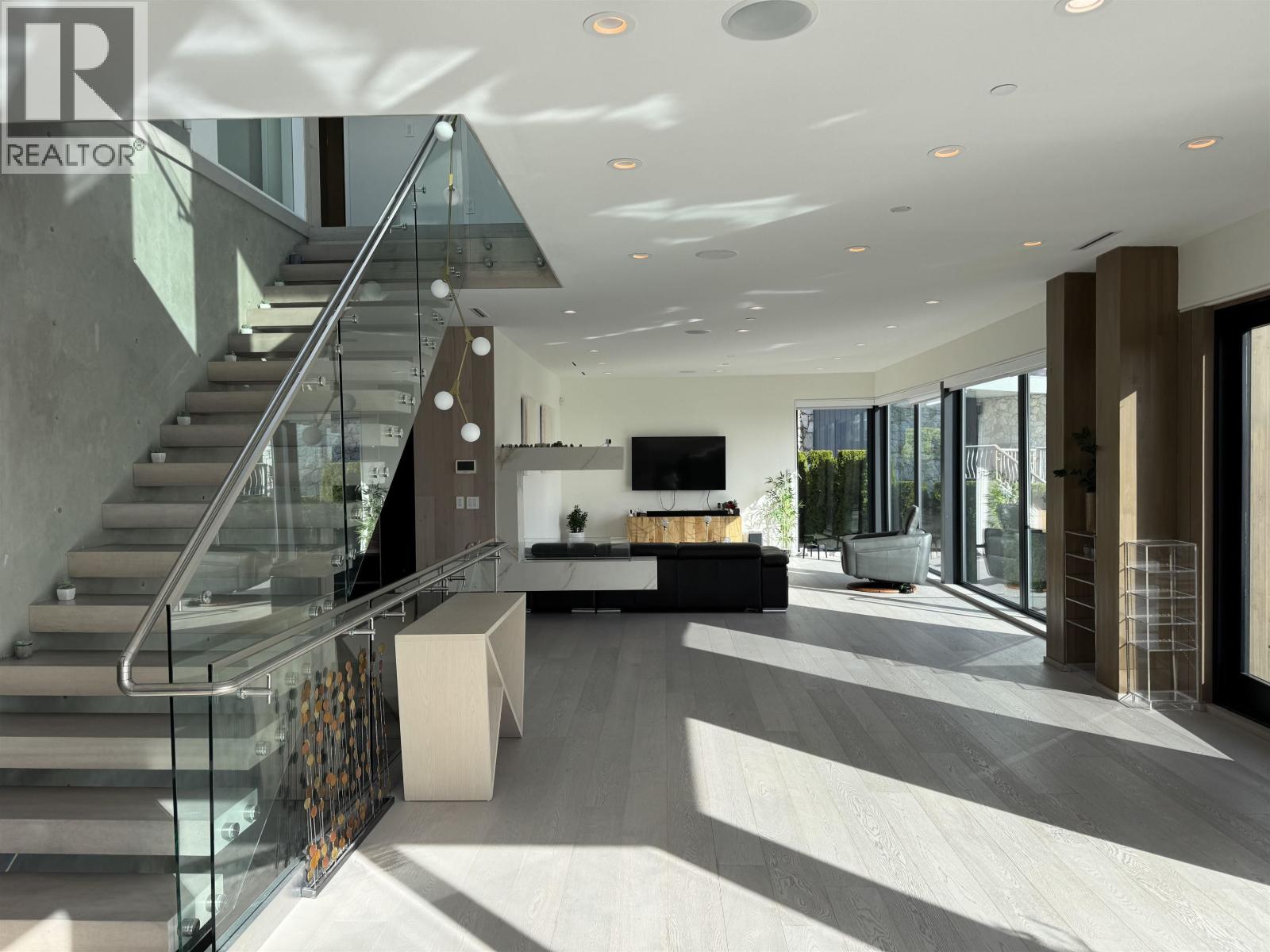 1035 GREENWOOD PLACE, West Vancouver