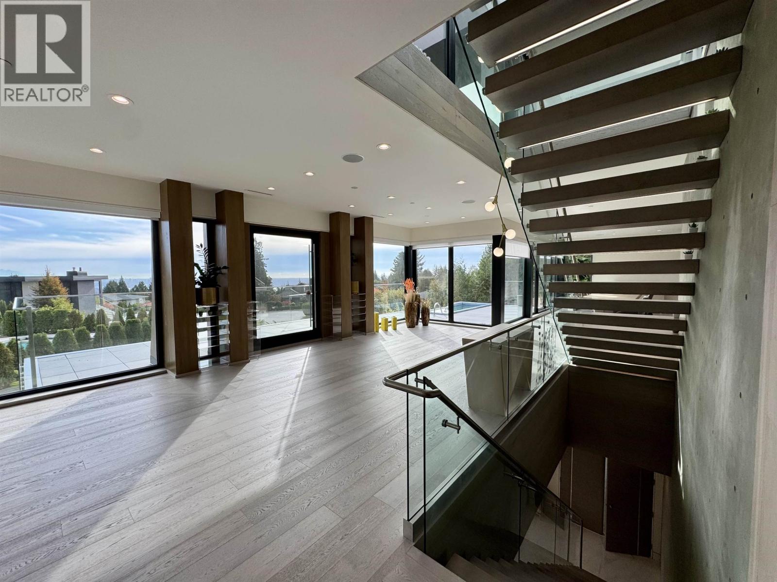 1035 GREENWOOD PLACE, West Vancouver