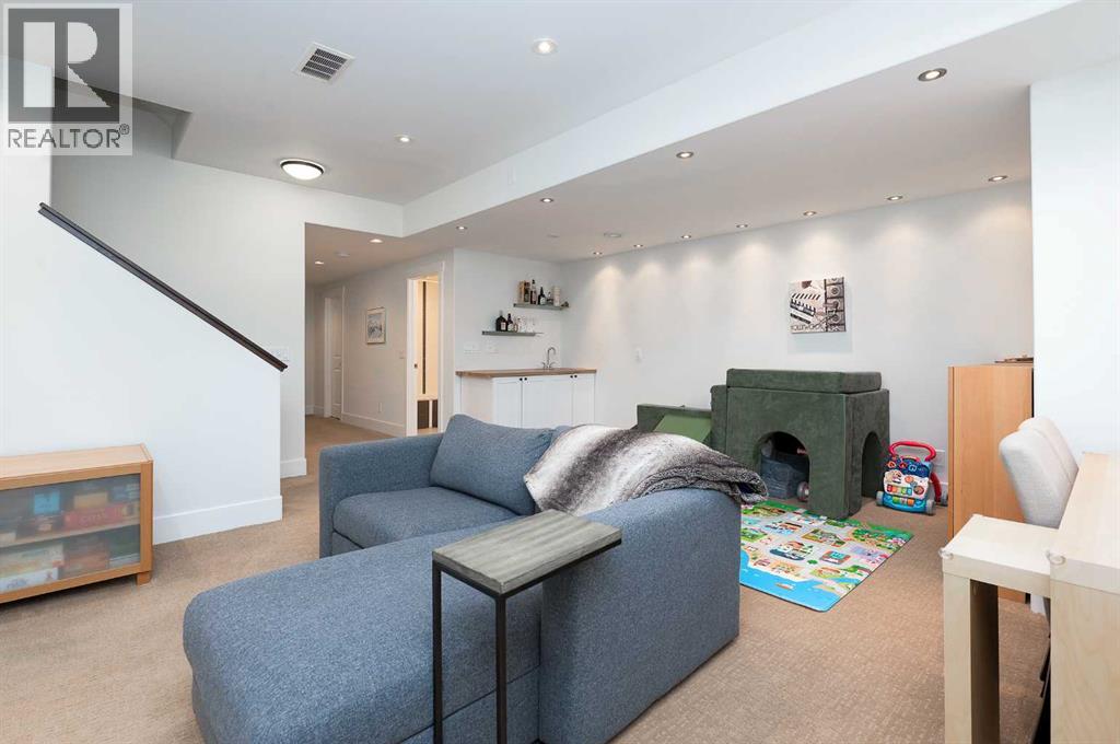 Single Family House for Sale in   Avenue SW South Calgary Calgary 