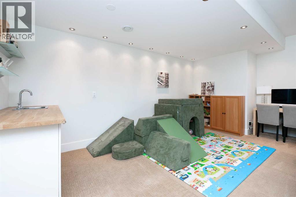 Single Family House for Sale in   Avenue SW South Calgary Calgary 