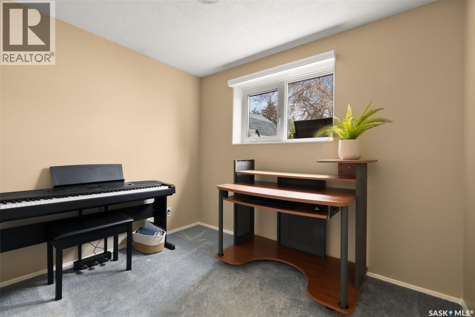 Single Family House for Sale in  Pearson PLACE Regina 