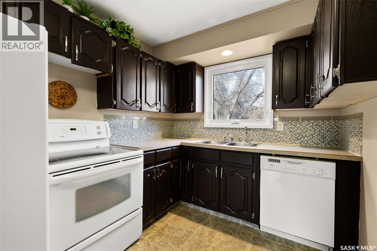 Single Family House for Sale in  Pearson PLACE Regina 