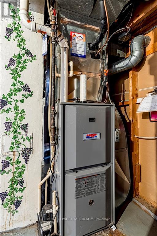 Single Family House for Sale in  SYLVIA CRESCENT Hamilton (Rosedale) 