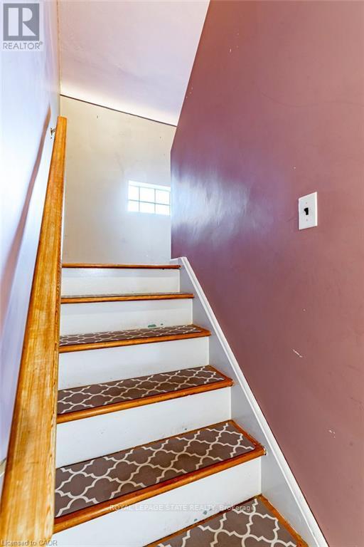 Single Family House for Sale in  SYLVIA CRESCENT Hamilton (Rosedale) 