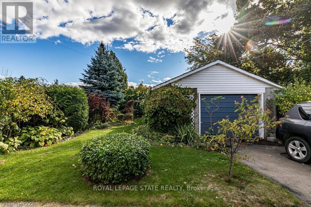 Single Family House for Sale in  SYLVIA CRESCENT Hamilton (Rosedale) 