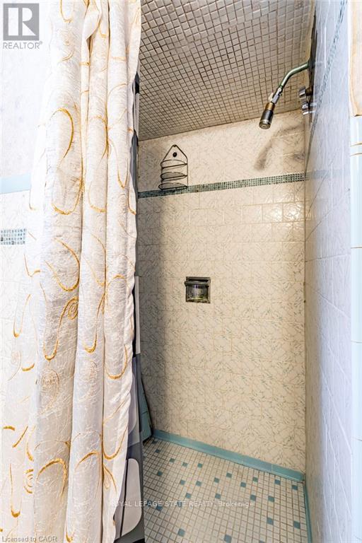 Single Family House for Sale in  SYLVIA CRESCENT Hamilton (Rosedale) 