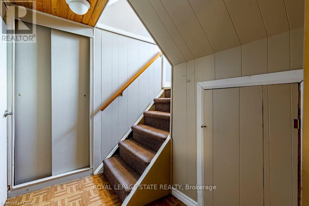 Single Family House for Sale in  SYLVIA CRESCENT Hamilton (Rosedale) 