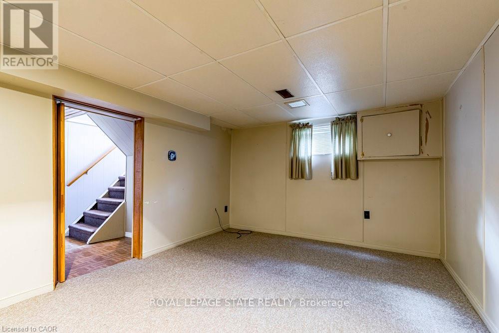 Single Family House for Sale in  SYLVIA CRESCENT Hamilton (Rosedale) 