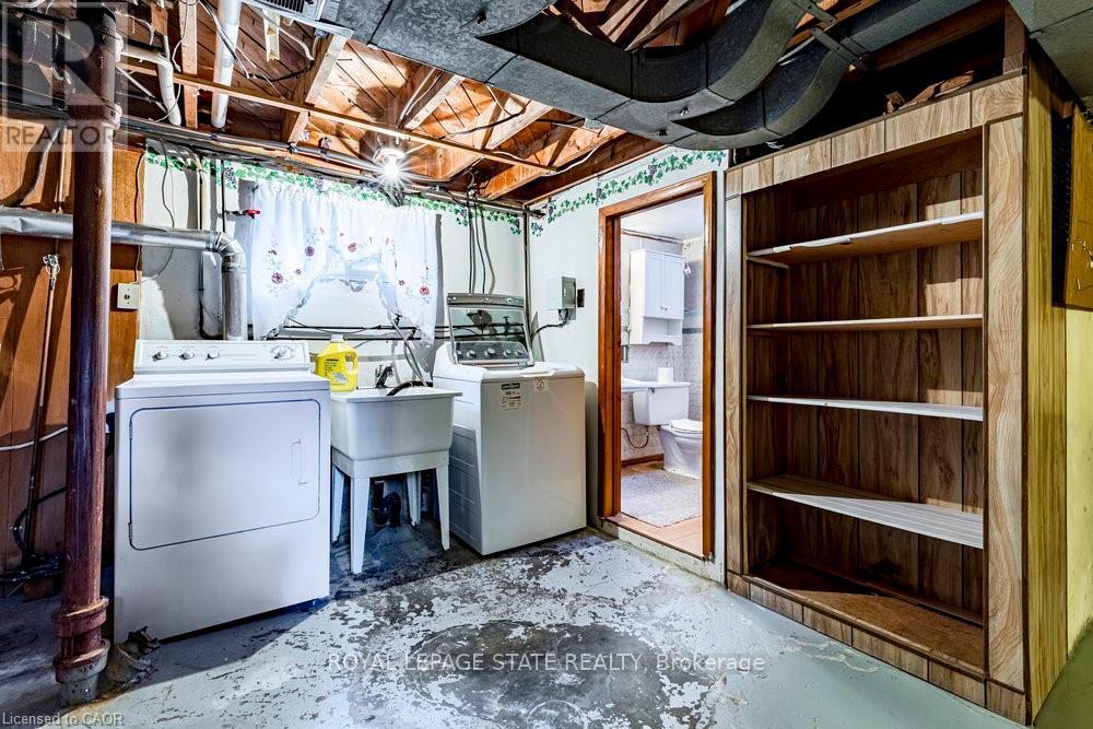 Single Family House for Sale in  SYLVIA CRESCENT Hamilton (Rosedale) 