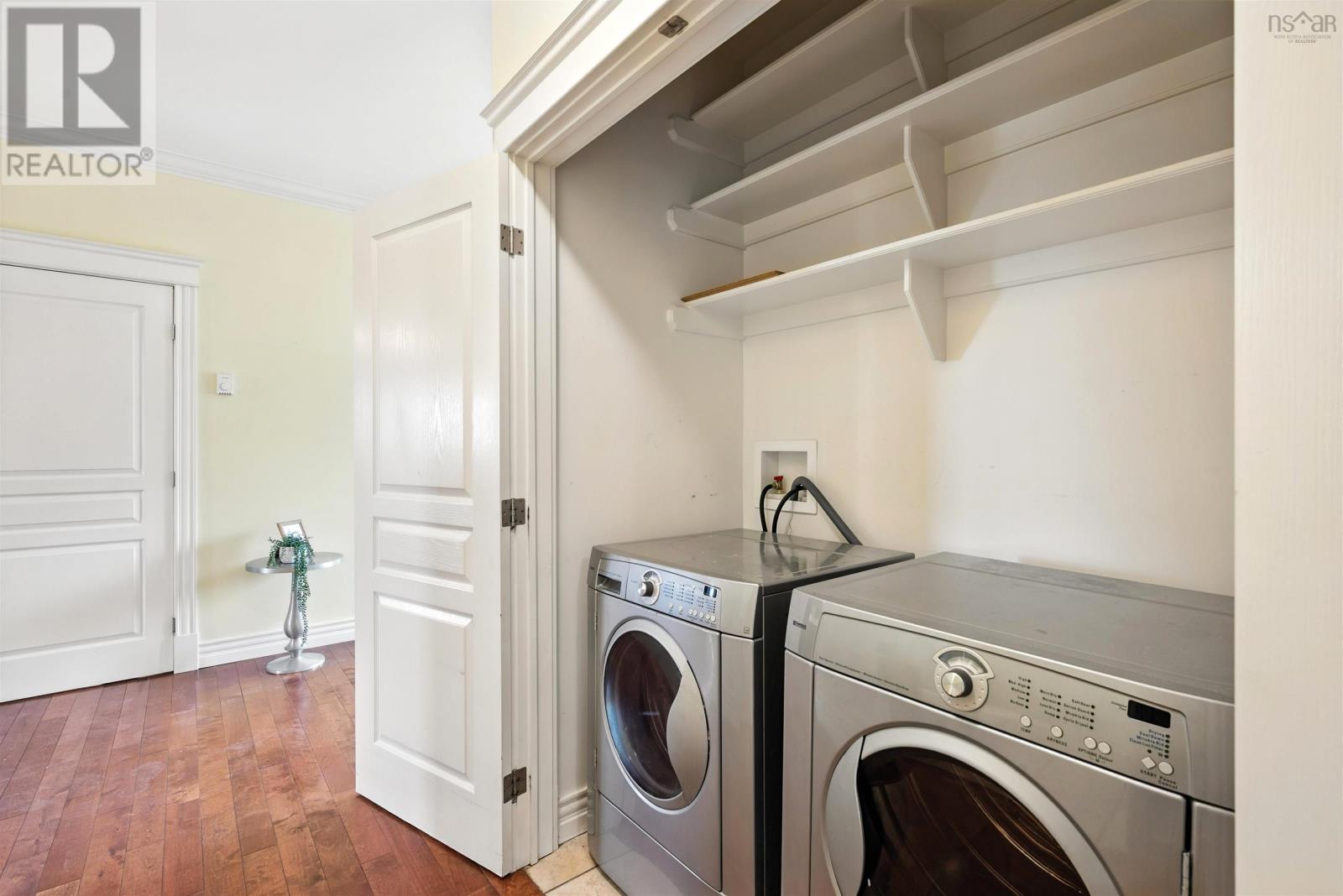 Property 27 of 48 of 103 Claudia Crescent