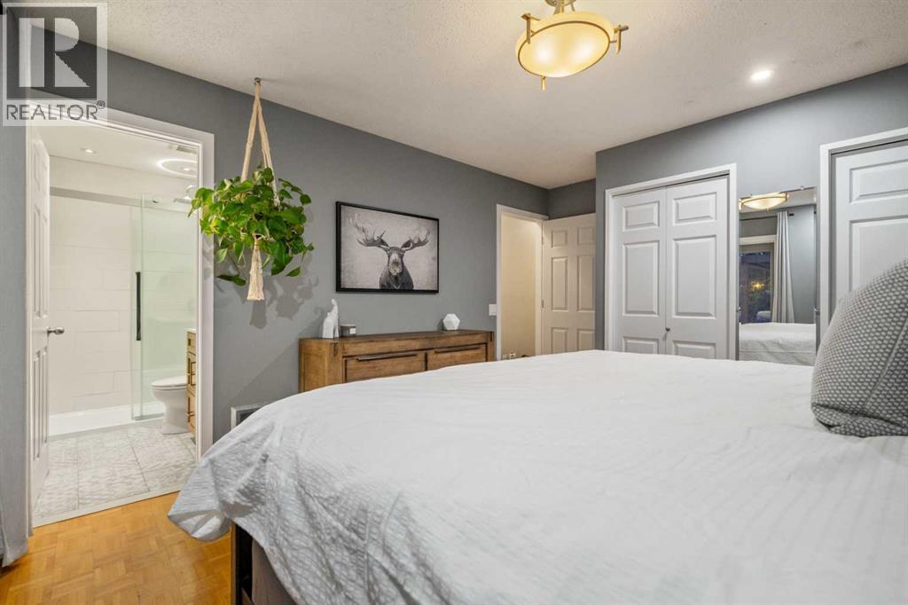 196 Lake Adams Crescent SE, Calgary, Alberta