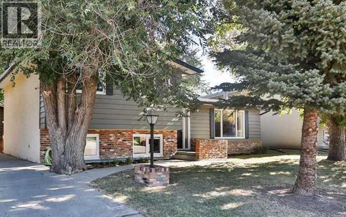 Single Family House for Sale in  Normandy Road S Glendale Lethbridge 