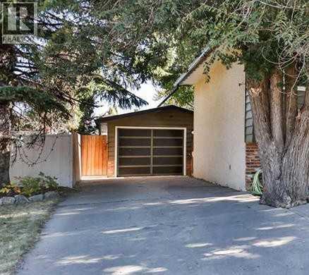 417 Normandy Road S, Lethbridge, Alberta