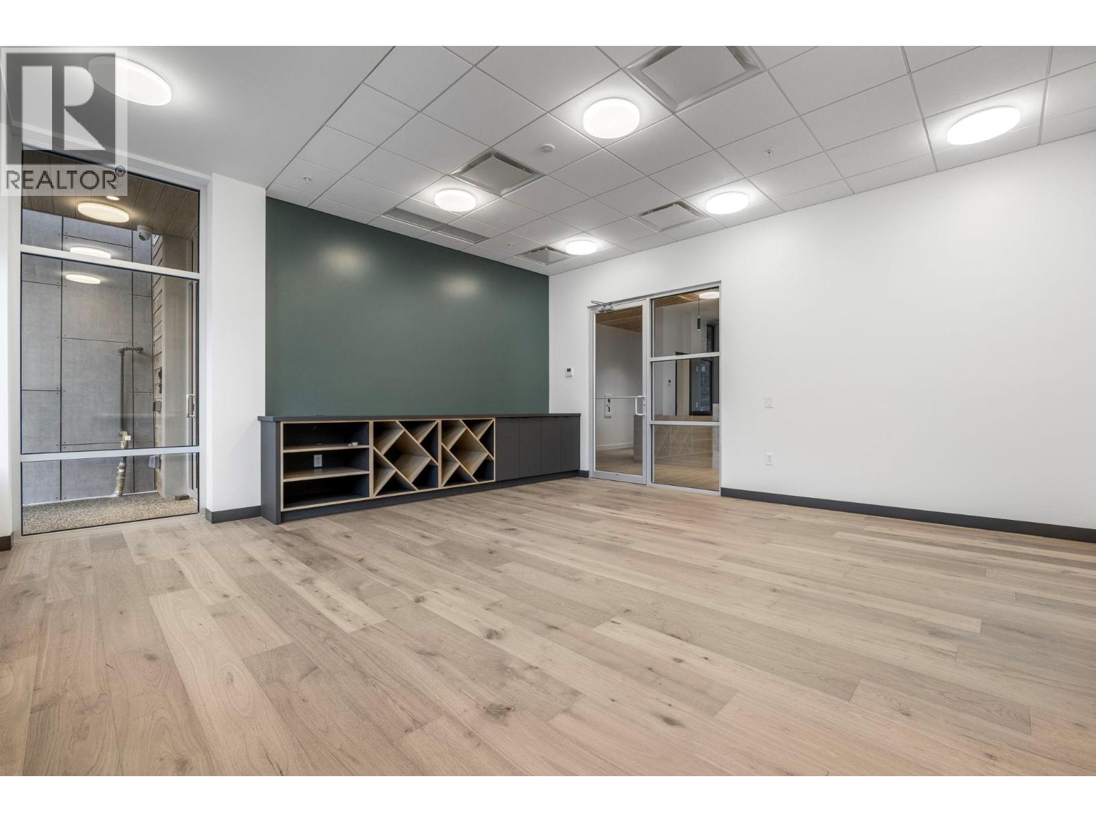 6 3700 McKinley Beach Drive, Kelowna