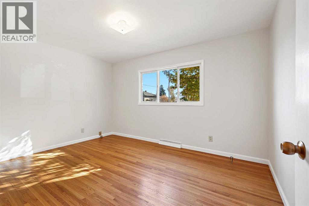 Single Family House Bungalow for Sale in  Glamorgan Drive SW Glamorgan Calgary 