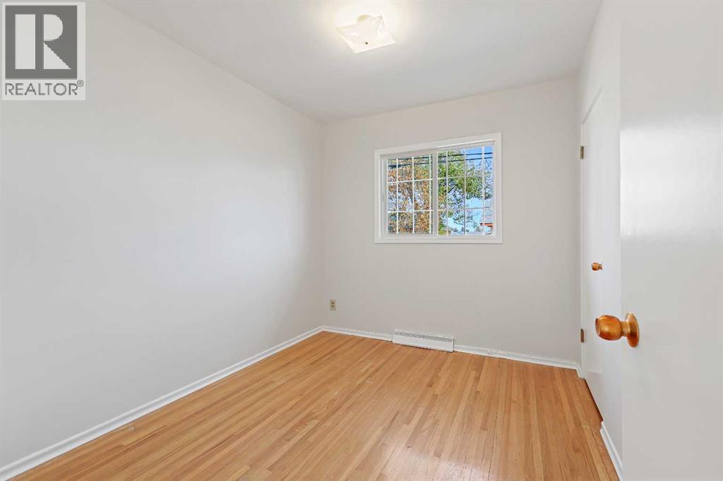 10 Glamorgan Drive SW, Calgary, Alberta