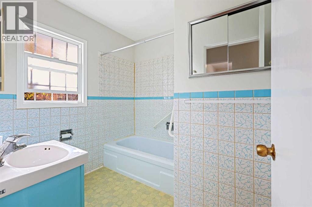 Single Family House Bungalow for Sale in  Glamorgan Drive SW Glamorgan Calgary 