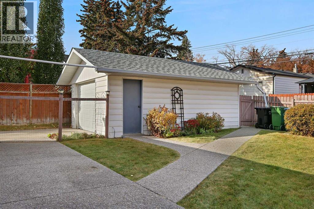 Single Family House Bungalow for Sale in  Glamorgan Drive SW Glamorgan Calgary 