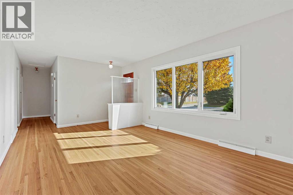 Single Family House Bungalow for Sale in  Glamorgan Drive SW Glamorgan Calgary 