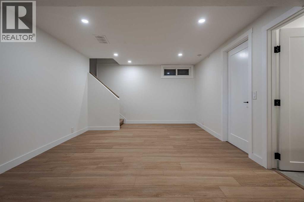 Single Family House Bungalow for Sale in  Hunterston Place NW Huntington Hills Calgary 