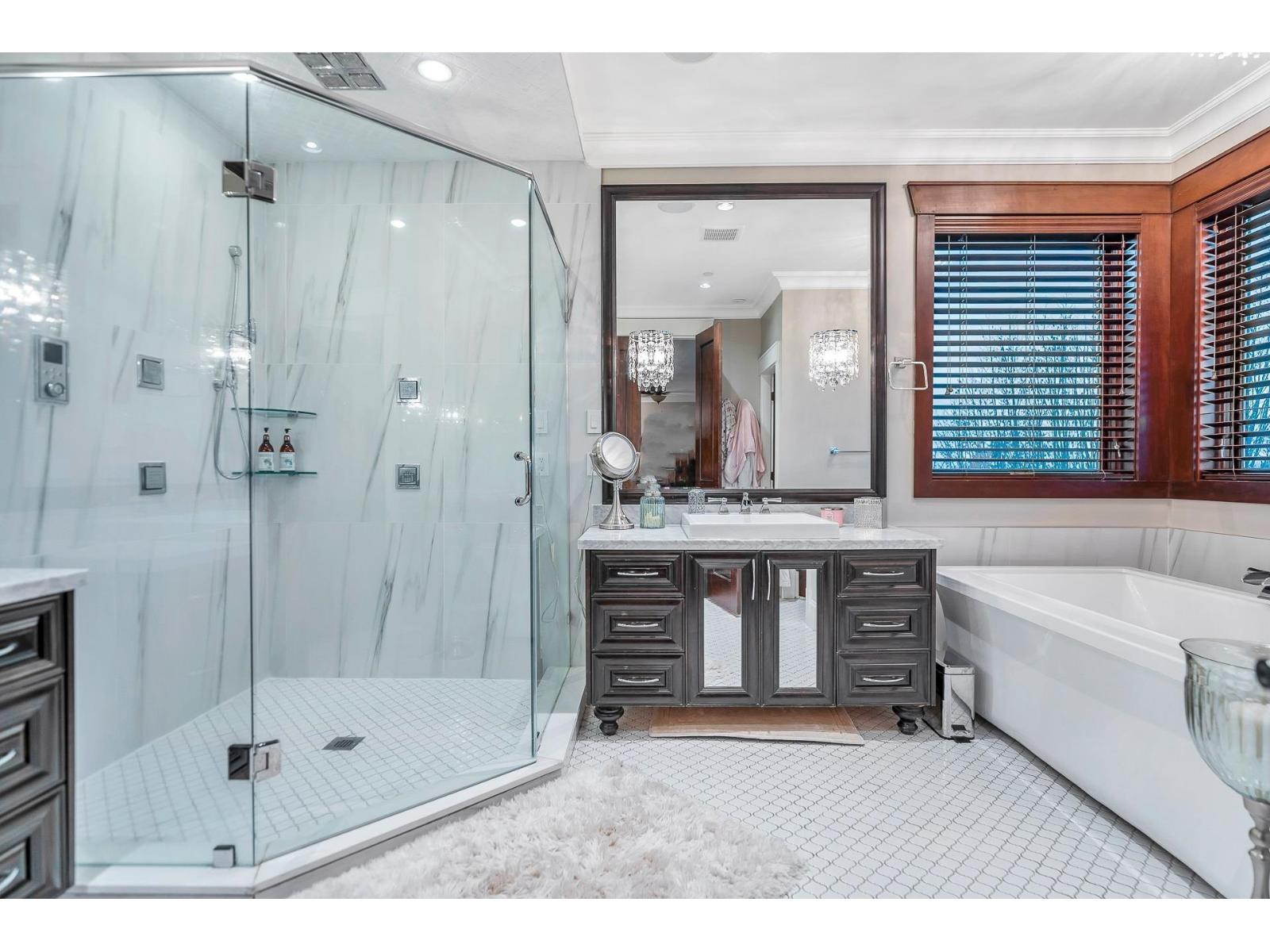 20069 2 AVENUE, Langley