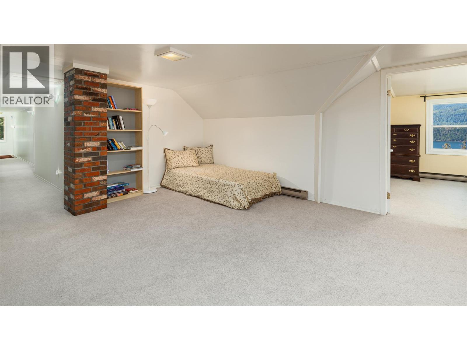 134 RIONDEL ROAD - 43