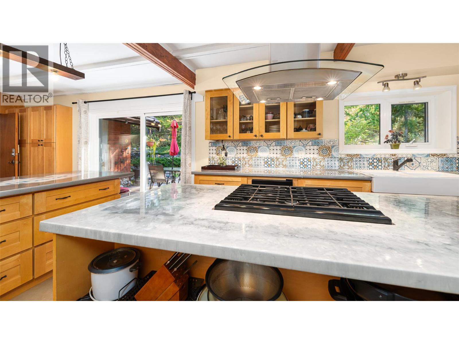 134 RIONDEL ROAD - 12