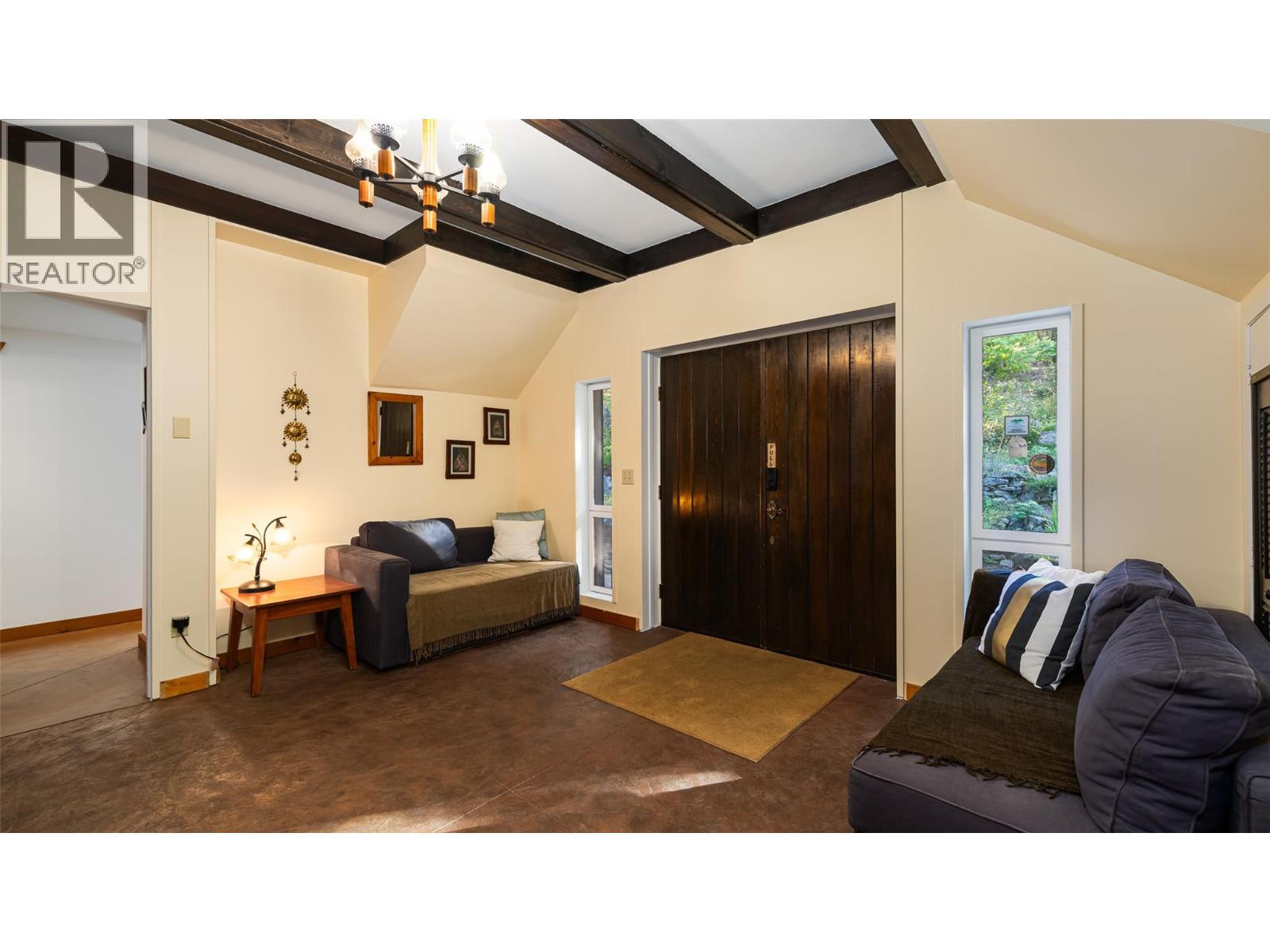 134 RIONDEL ROAD - 10