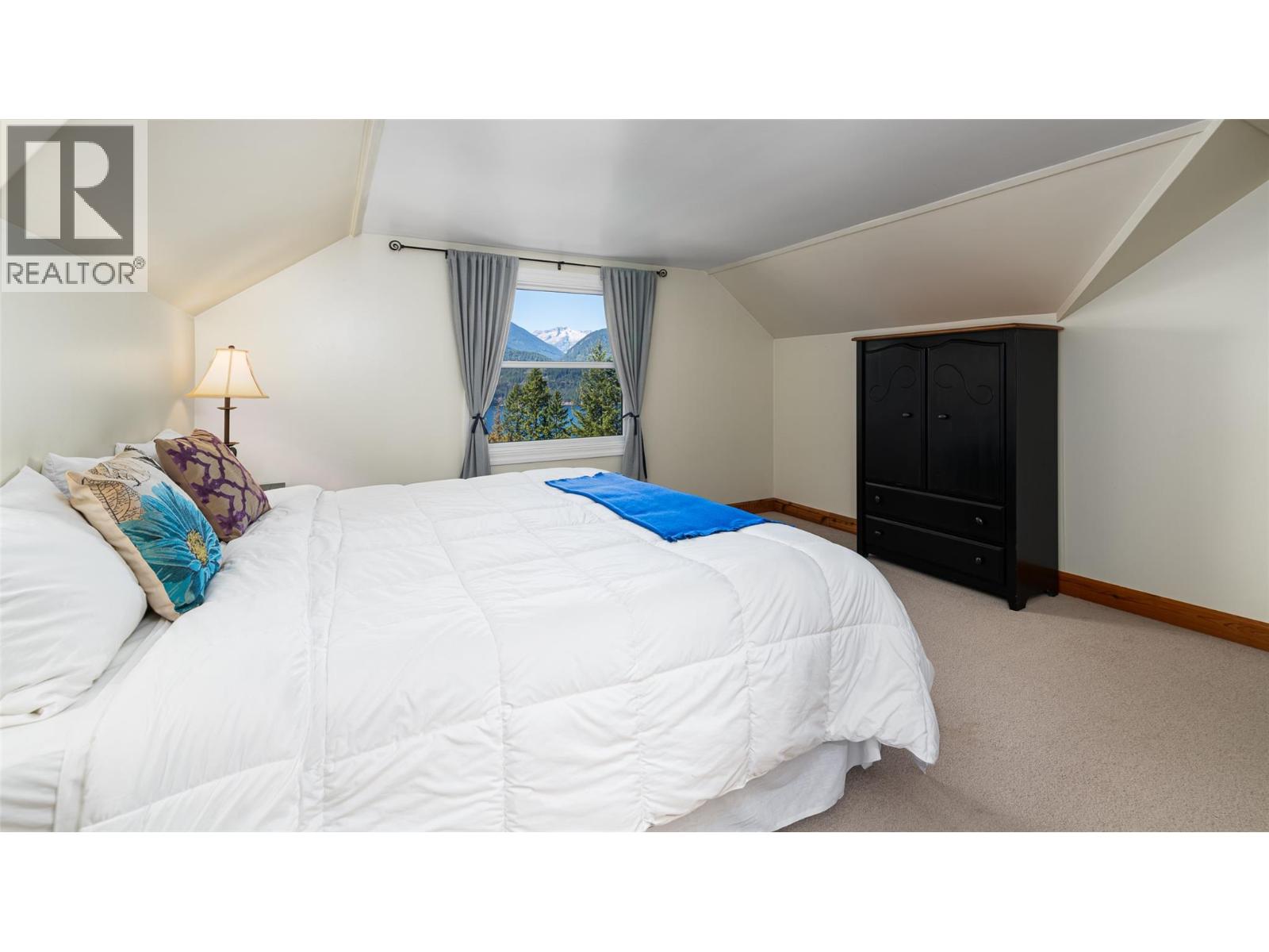 134 RIONDEL ROAD - 34