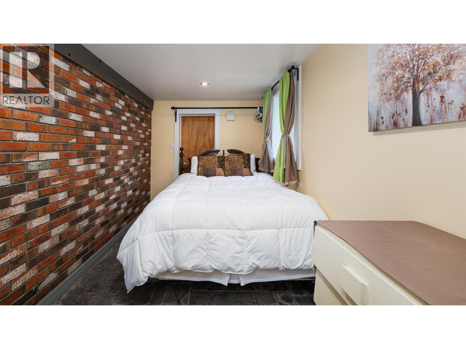 134 RIONDEL ROAD - 54