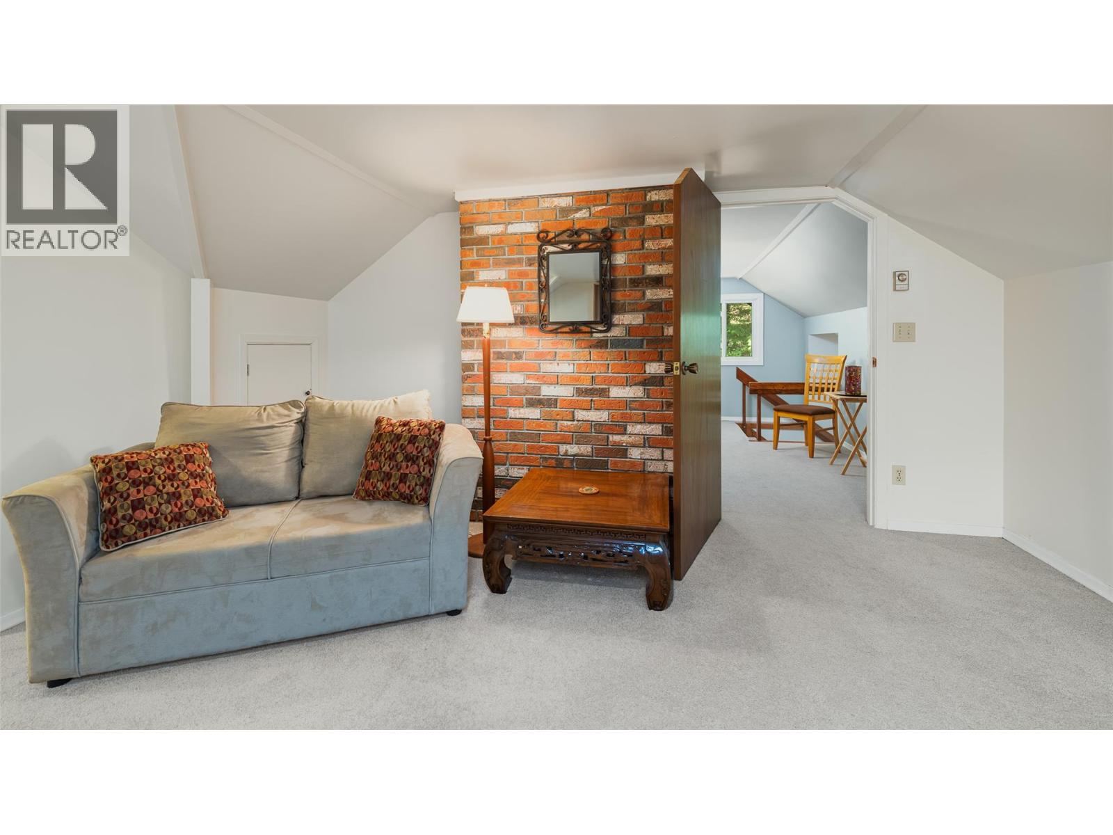 134 RIONDEL ROAD - 45