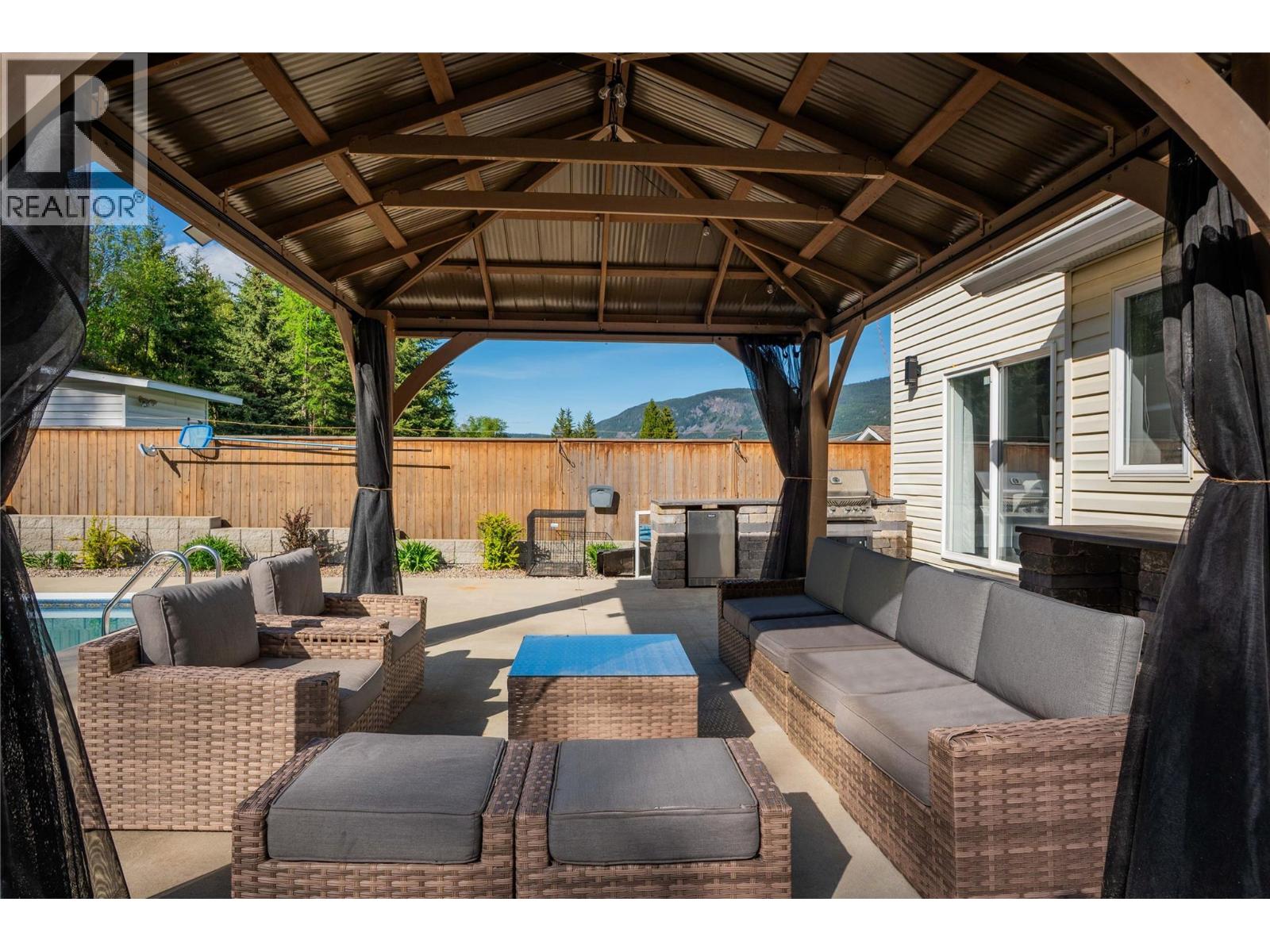3410 Windsor Place, Castlegar